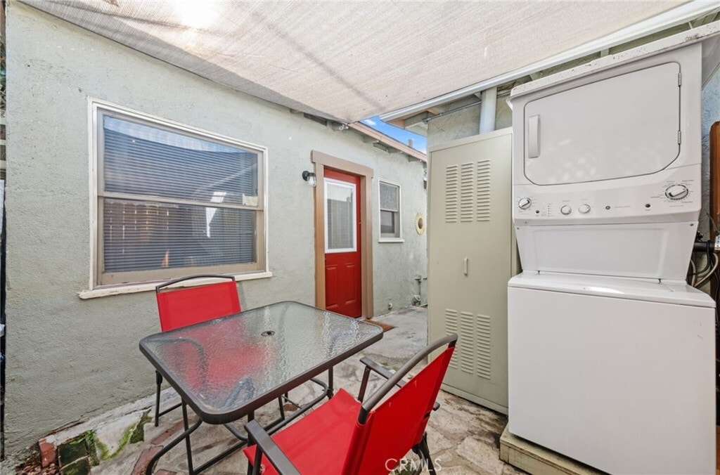 Building Photo - 336 Chester St