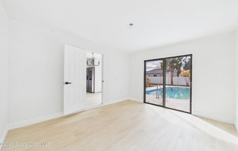 Building Photo - 6990 Bryant Rd