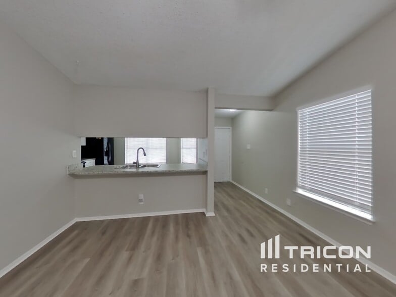 Building Photo - 4111 Sunrise Crest Dr