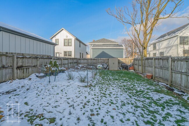 Building Photo - Available 11/3/2025