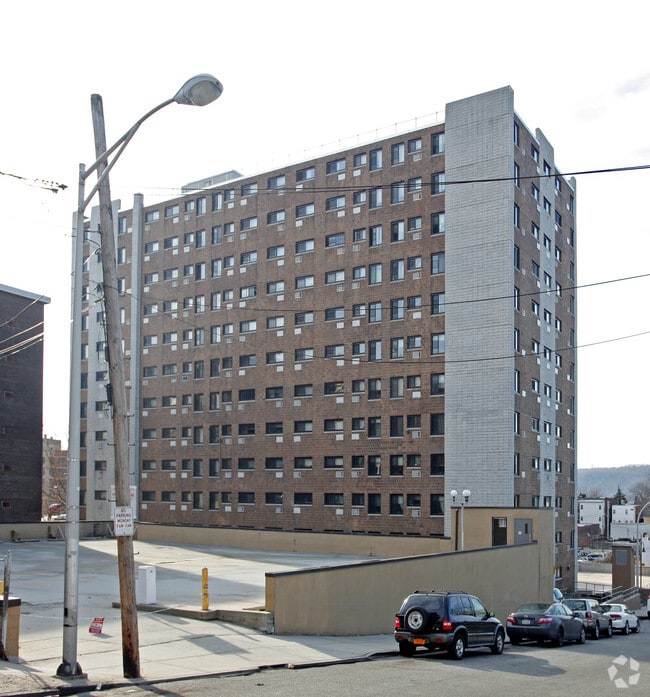 Jackson Terrace Apartments 100 Herriot St Yonkers NY 10701