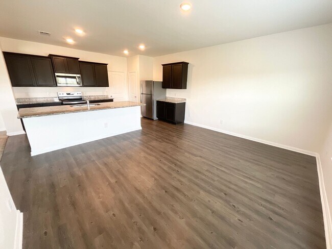 Building Photo - Lovely 2-story 4 bedroom/2.5 bath home in cul-de-sac: easy commute to Ft. Sam Houston, BAMC, and ...