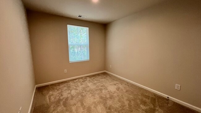 Building Photo - 243 Christiana Ln