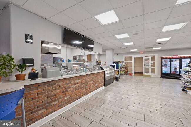 Building Photo - 203 Yoakum Pkwy