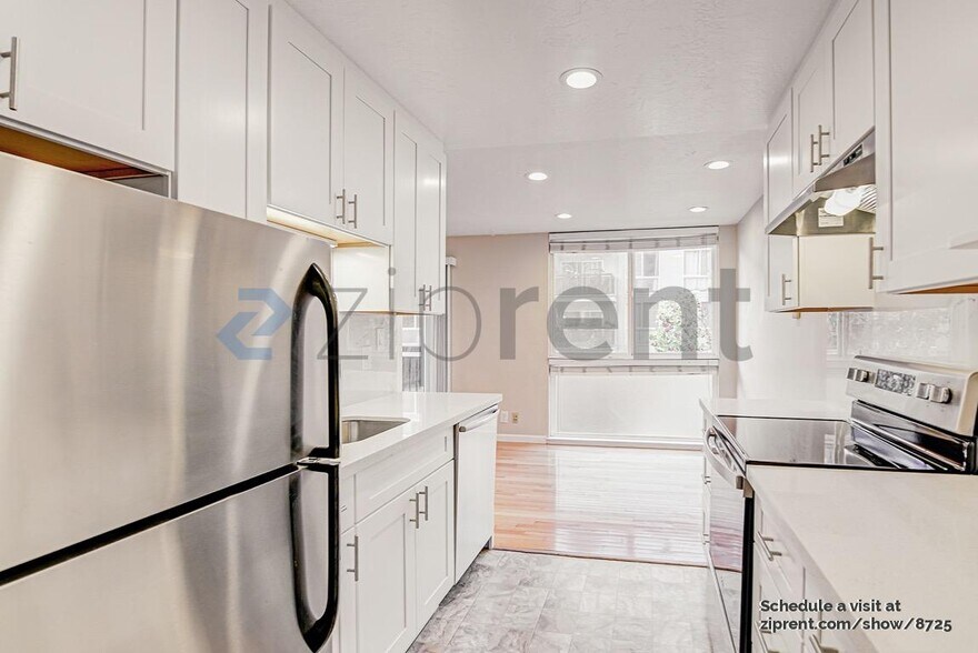 Building Photo - Unit 112