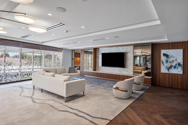 Building Photo - 200 SE Mizner Blvd