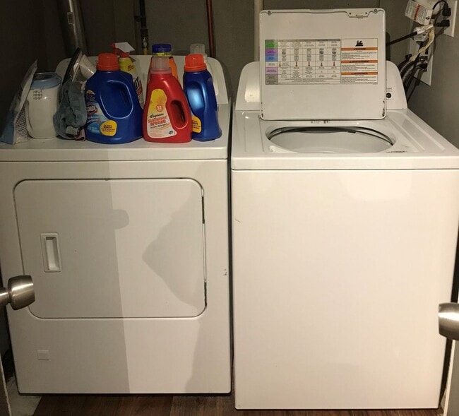 Building Photo - 3603 Dawson St