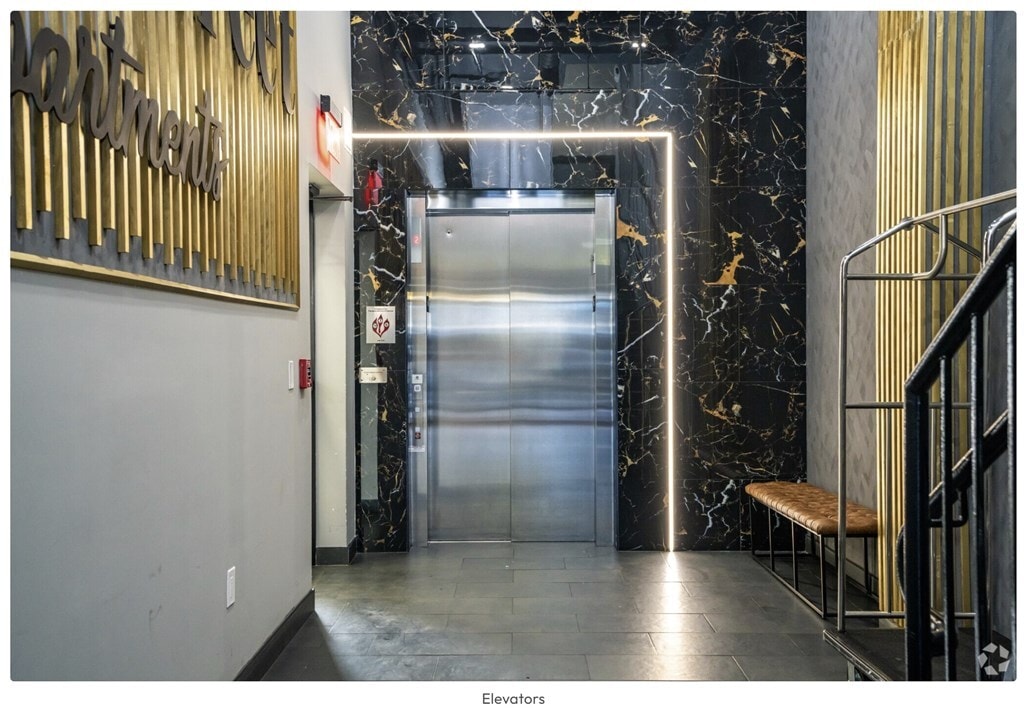 Building Photo - 9 Clark St