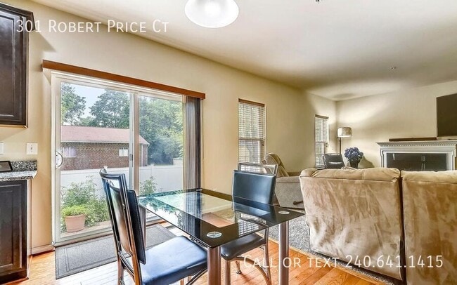 Building Photo - 301 Robert Price Ct