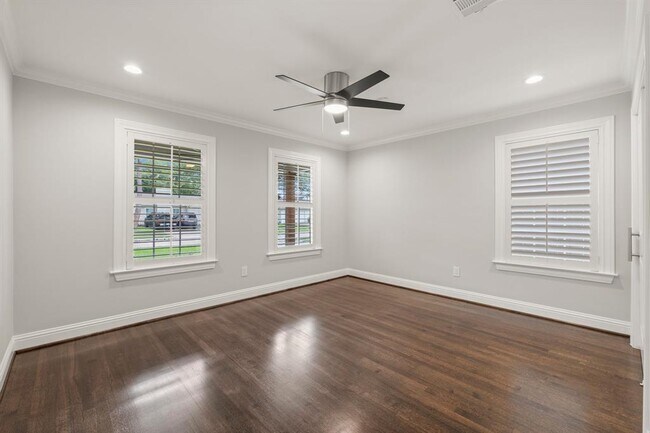 Building Photo - 5521 Lincrest Ln