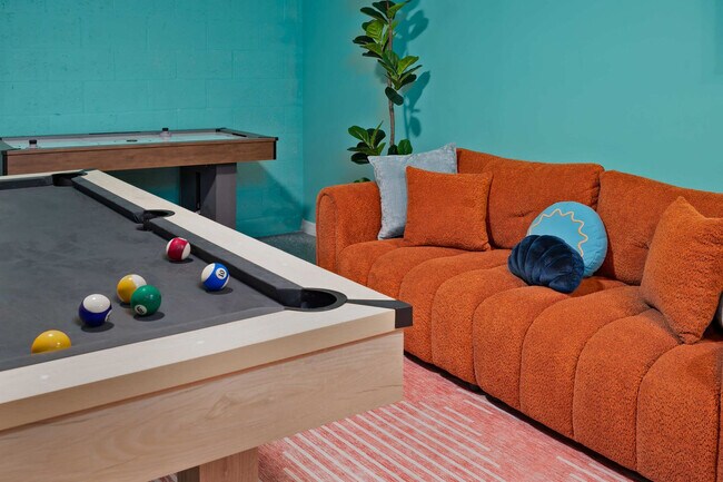 Building Photo - 1136 9th Square