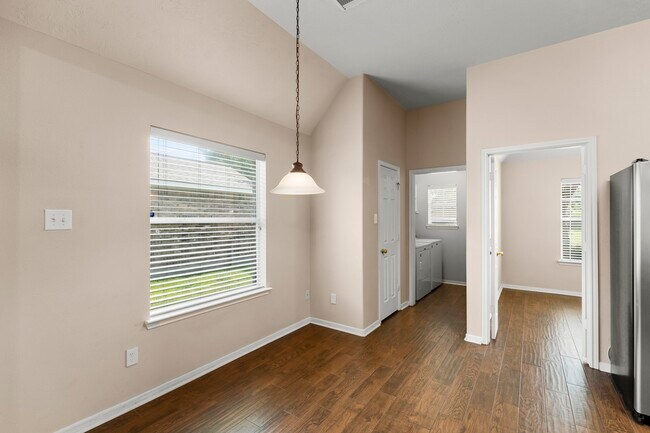 Building Photo - 3403 Cypress Village Dr