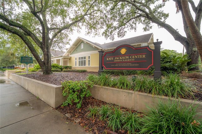 Building Photo - 762 S Village Cir
