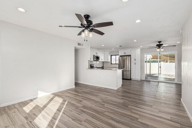 Building Photo - Beautiful 4 Bedroom Home Near Old Town Scottsdale & ASU