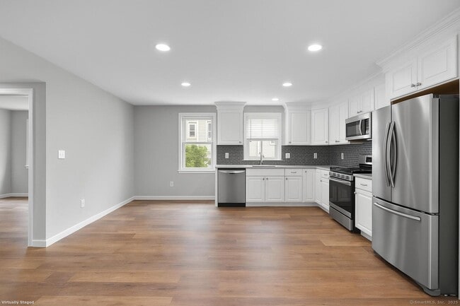 Building Photo - 389 Highland Ave