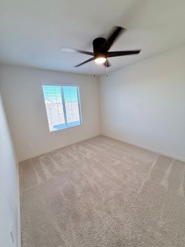 Building Photo - BEAUTIFUL Home in San Tan Valley with Mountain View’s! A Must See!