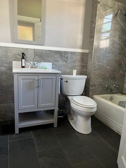 New bathroom with Marble - 1018 Paxton St