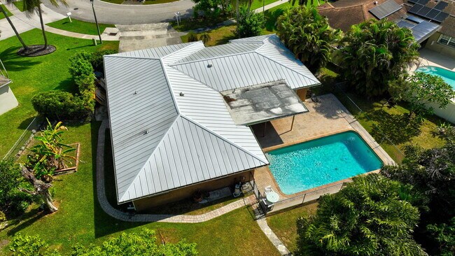Building Photo - 4760 Bison St
