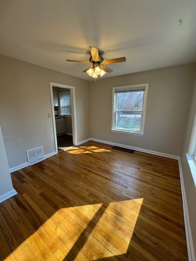 Building Photo - 2215/2217 Hecker Ave