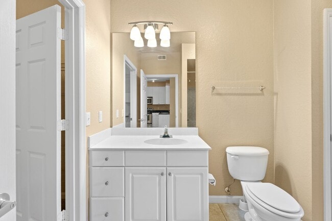 Building Photo - Gated Community!