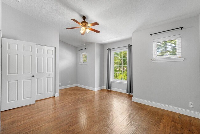 Building Photo - 8080 Briantea Dr