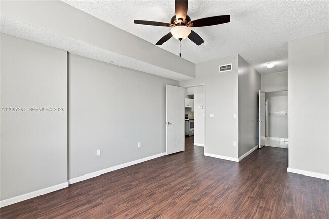 Building Photo - 6976 SW 39th St