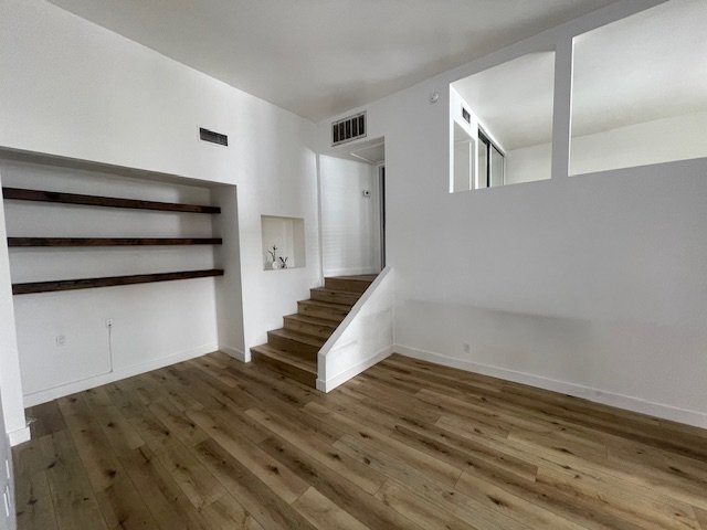 Building Photo - 808-812 Westmount Dr