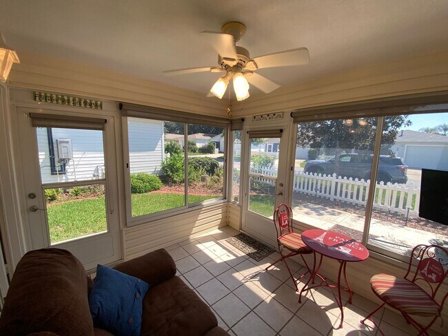 Building Photo - Great Location Turnkey Villa In The Village of Belvedere ANNUAL Lease