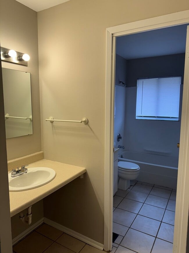 Building Photo - 3 Bedroom Single Family Home in Gahanna