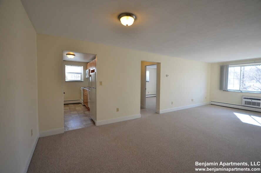 Primary Photo - 1 Brattle Dr