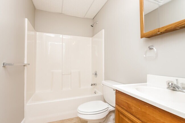 Building Photo - 7038 Hillcrest Chase Ln