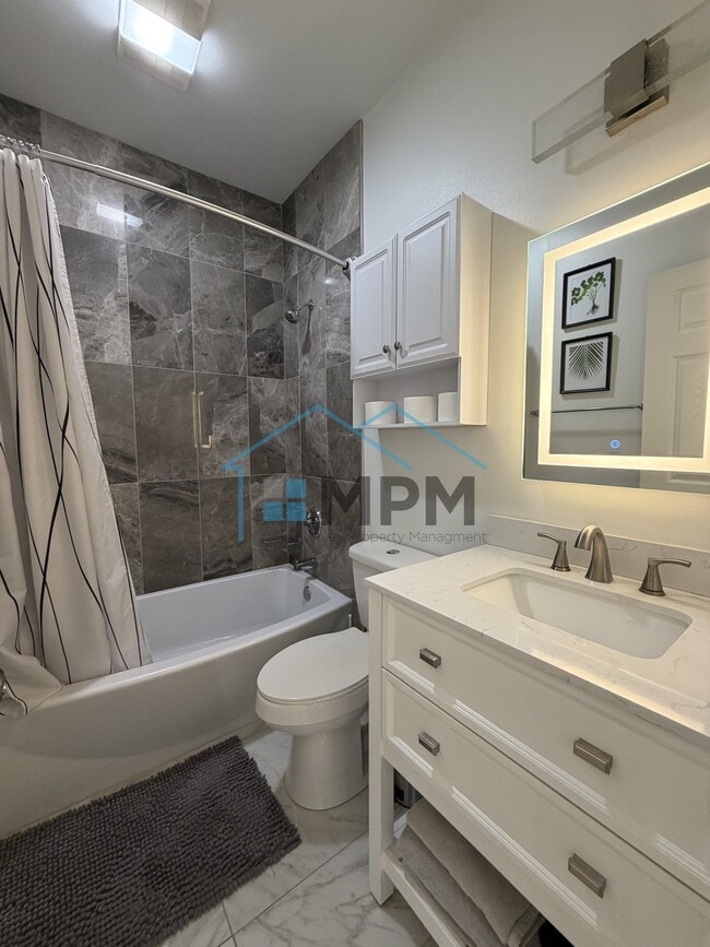 Building Photo - 492 Cliff Bullock Dr