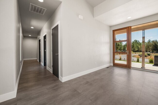 Building Photo - 64144 Pioneer Loop