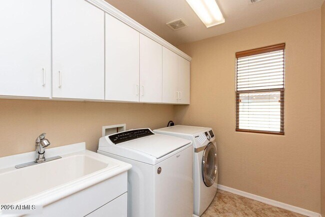 Building Photo - 2526 W Desert Vista Trail