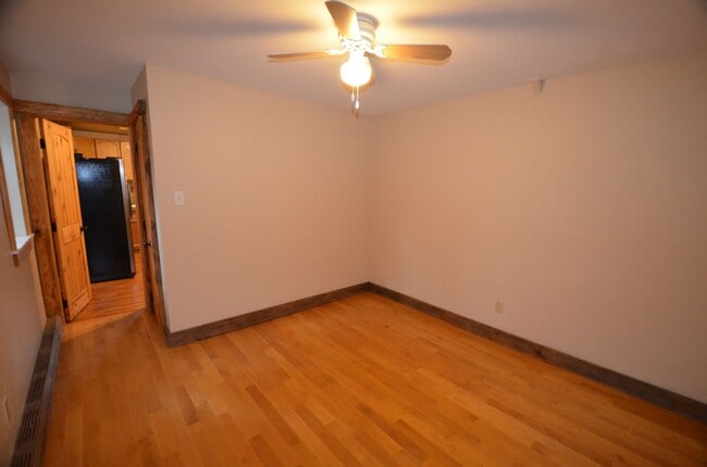 Building Photo - 471 High Point Dr