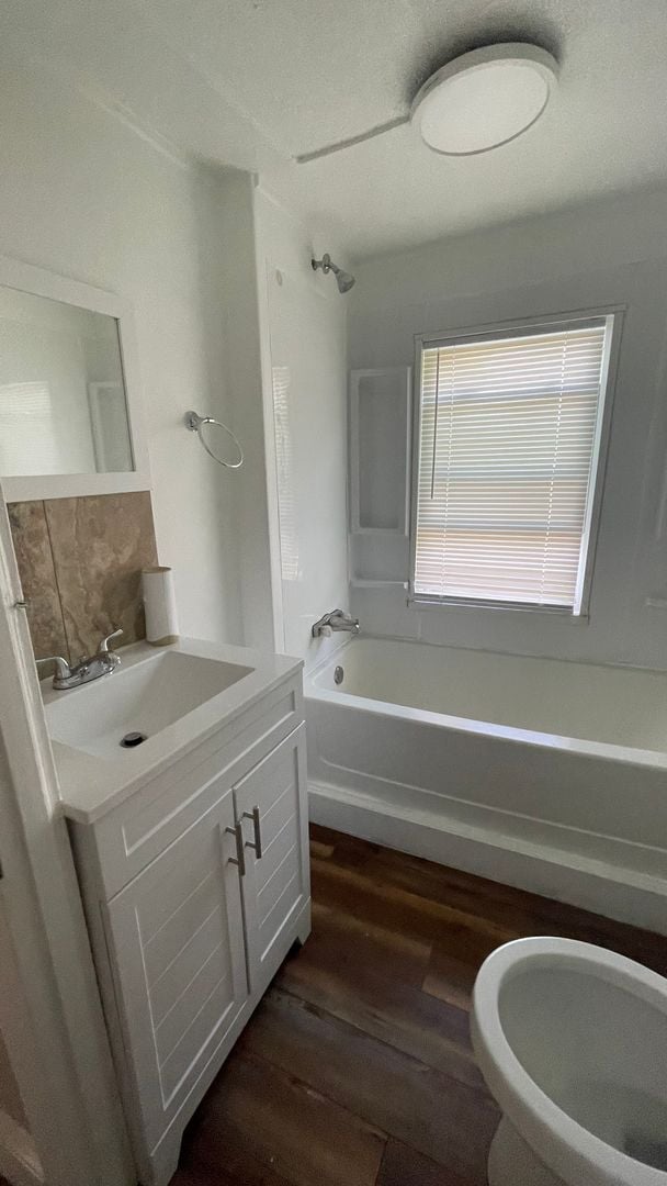 Building Photo - 3 Bed 1 Bath Home