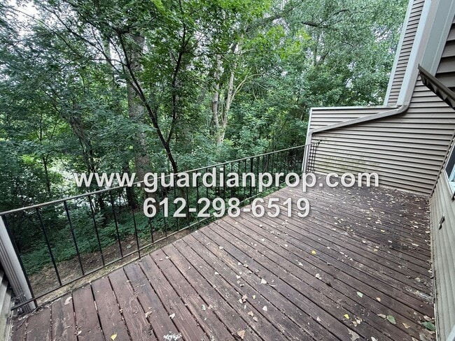 Building Photo - Townhouse Overlooking Pond Available Now, ...