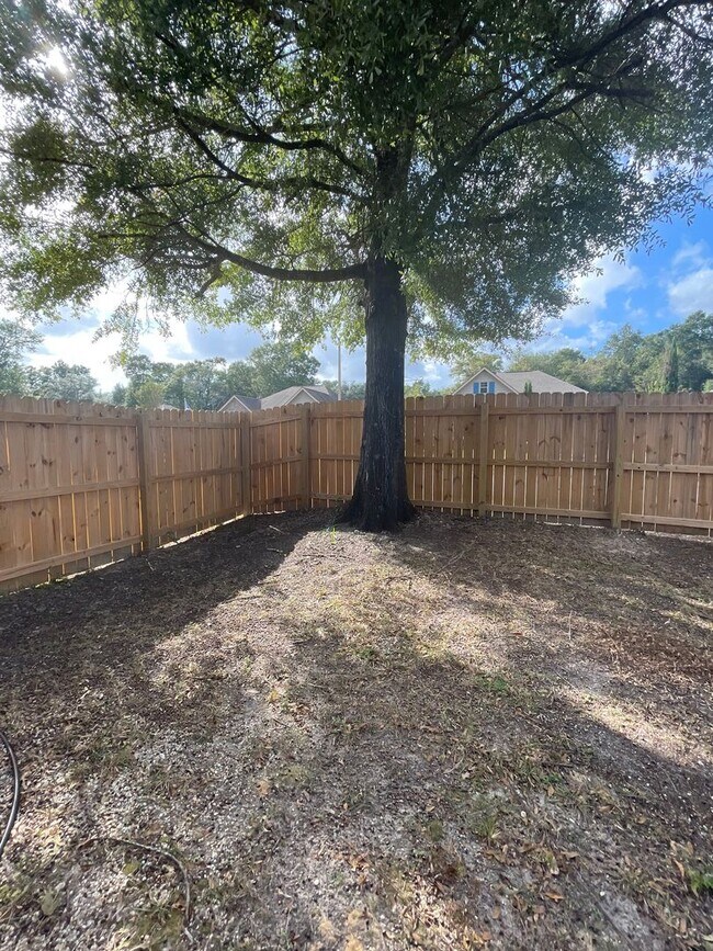 Building Photo - Beautiful 3BR/2BA Home in Rustic Ridge - Minutes from NAS Whiting Field
