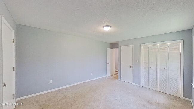 Building Photo - 1329 Hazel Ave