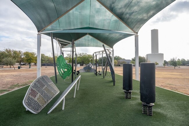 Building Photo - Nestled in Round Rock neighborhood.