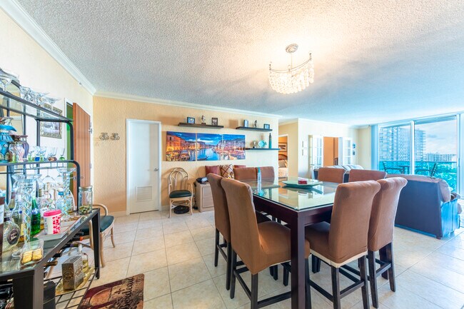 Building Photo - 4001 S Ocean Dr