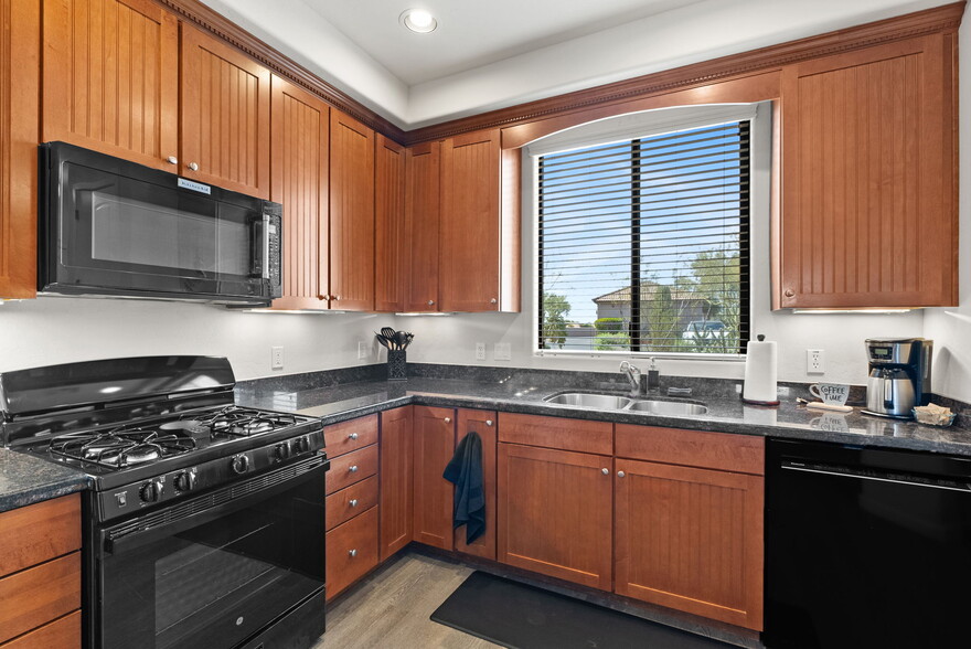 Kitchen - 34457 N Legend Trail Pky