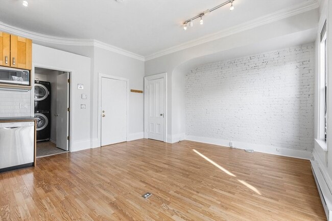 Building Photo - 28 Dartmouth St