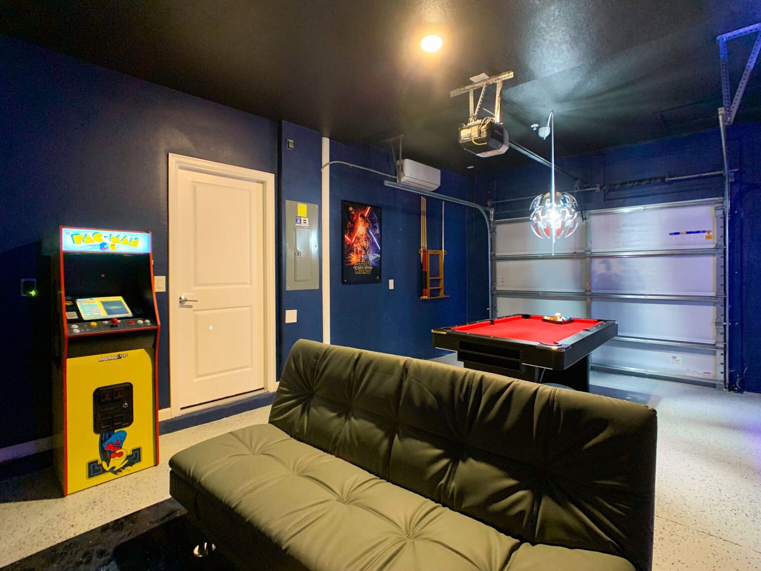 Building Photo - 1147 Drop Ln