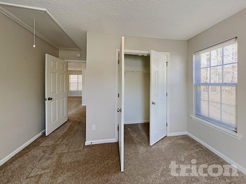 Building Photo - 6800 Brancusi Ct