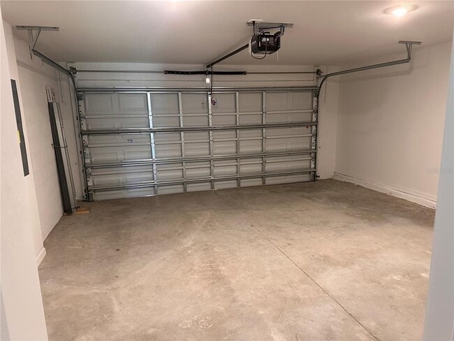 Building Photo - 1641 Nabatoff St