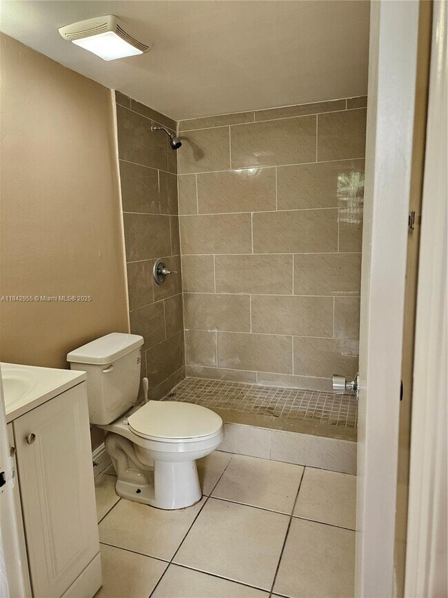 Building Photo - 8006 SW 149th Ave