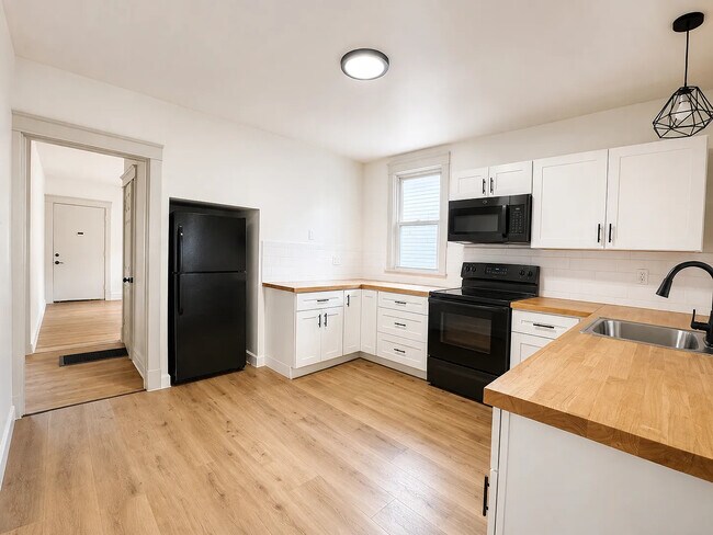 Building Photo - 8527 Philo Ave