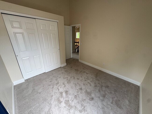 Building Photo - Available for Rent in Lone Tree's Desirable Carriage Club Neighborhood!