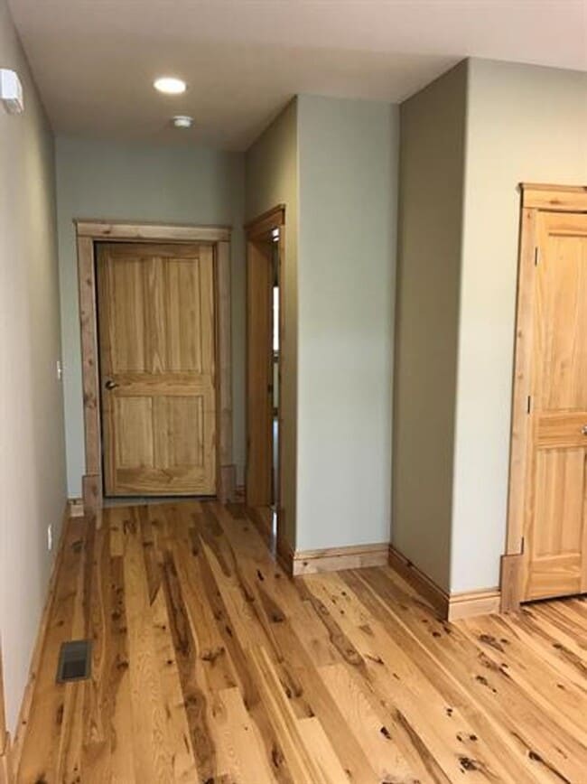 Building Photo - 4484 Alexander St